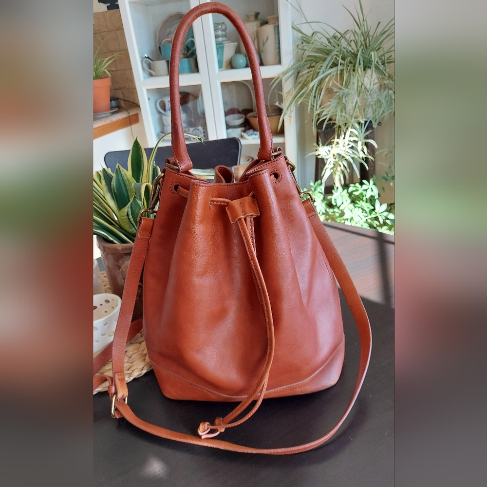 Madewell Lafayette bucket bag